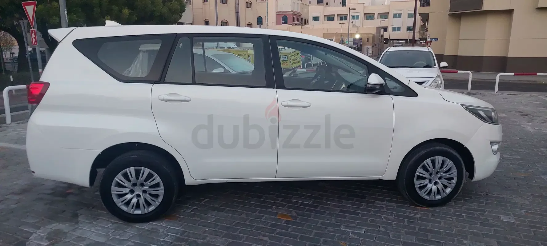 Toyota Innova 2.7 AT 8seat (158 حصان) - 9