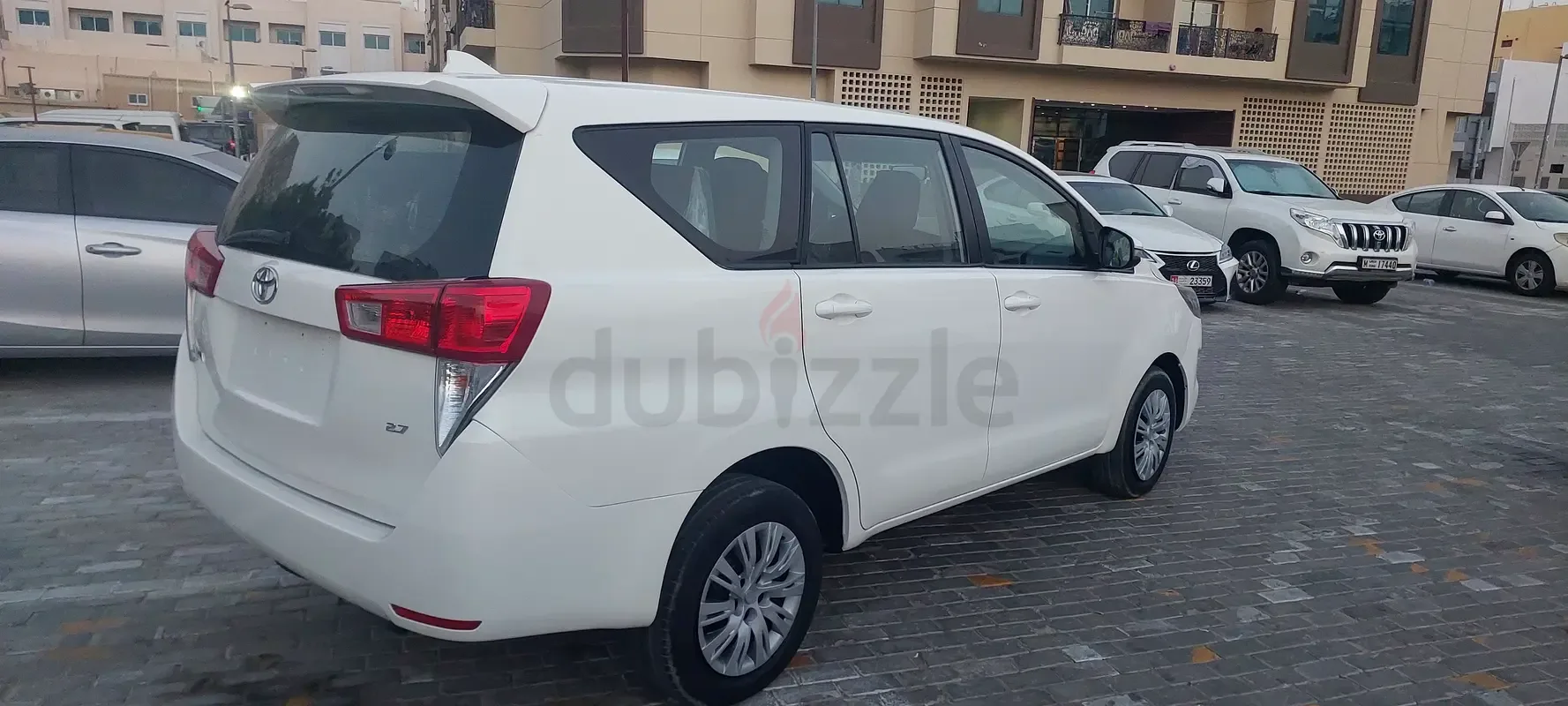 Toyota Innova 2.7 AT 8seat (158 حصان) - 8
