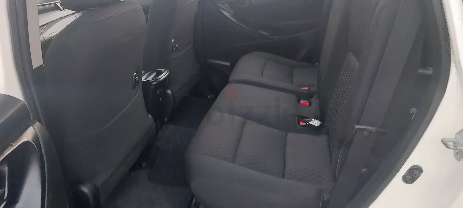 Toyota Innova 2.7 AT 8seat (158 حصان) - 17