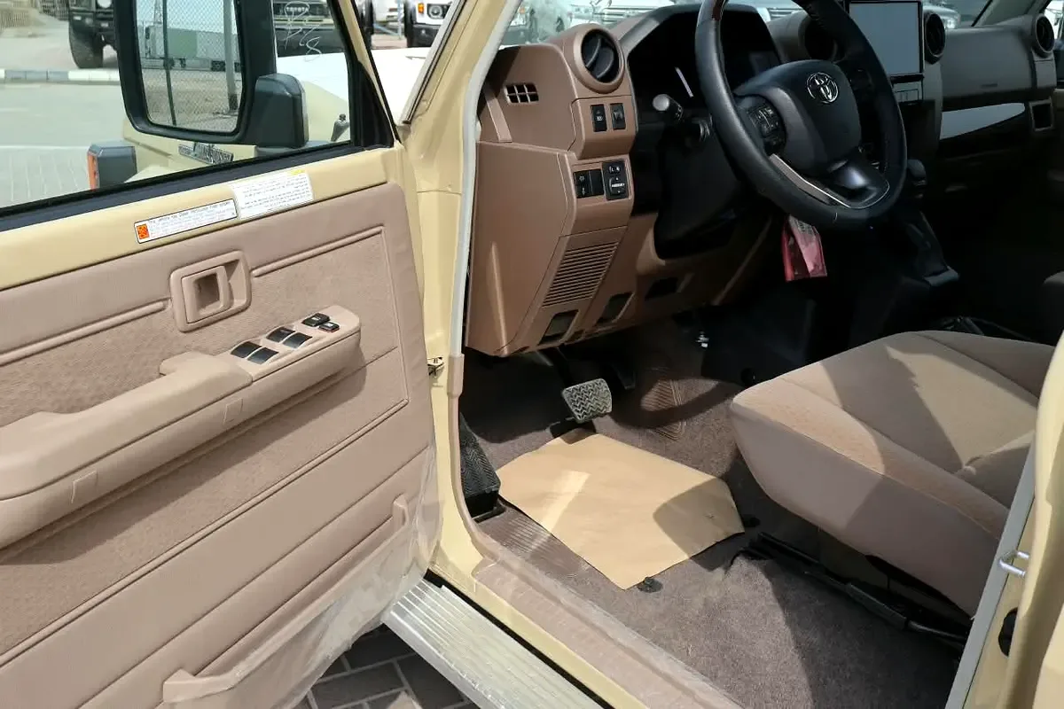 Toyota Land Cruiser 2.8 AT AWD (204 حصان) - 6
