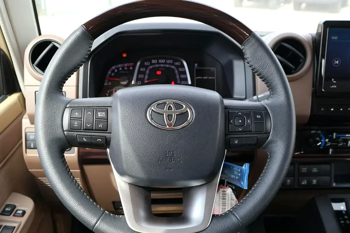 Toyota Land Cruiser 2.8 AT AWD (204 حصان) - 10