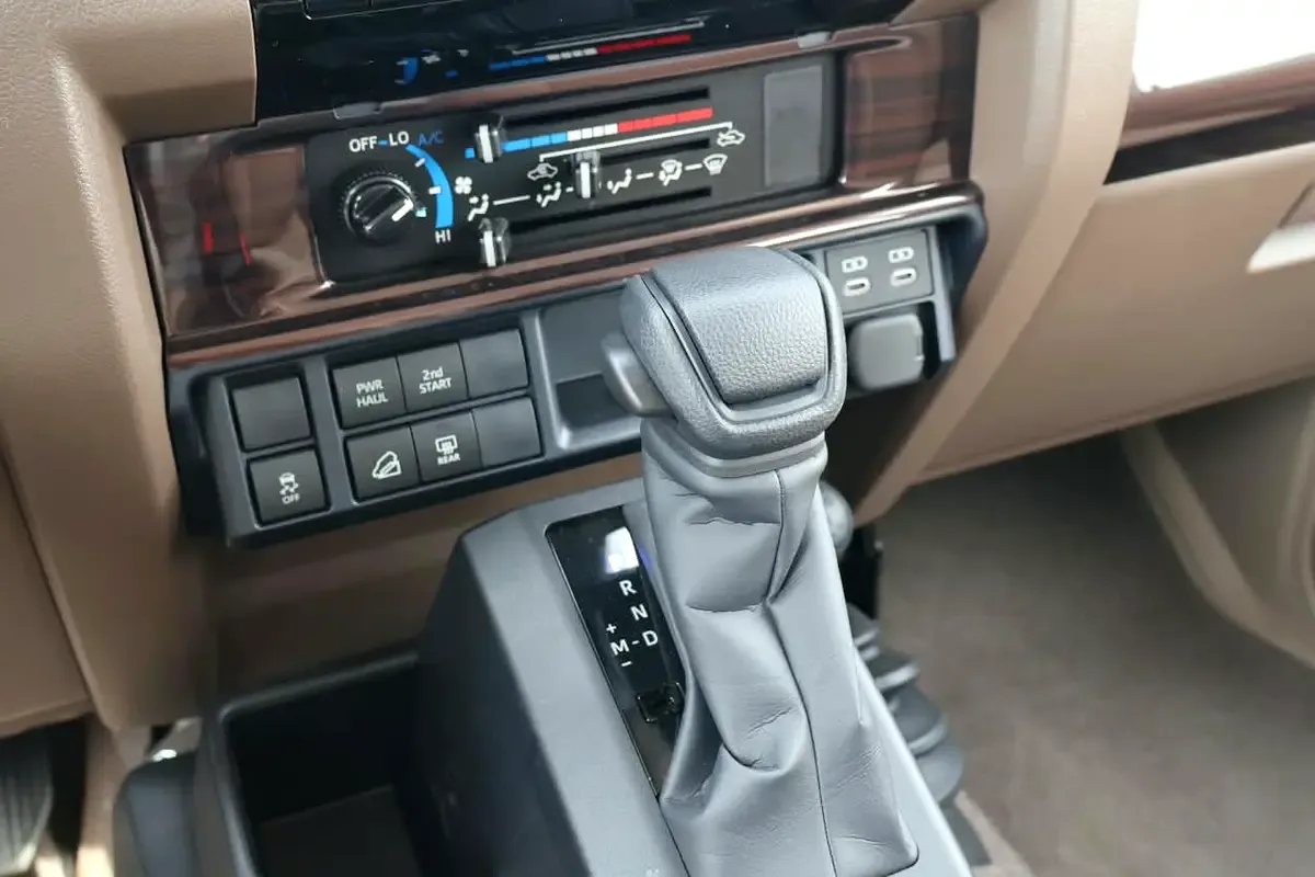 Toyota Land Cruiser 2.8 AT AWD (204 حصان) - 13