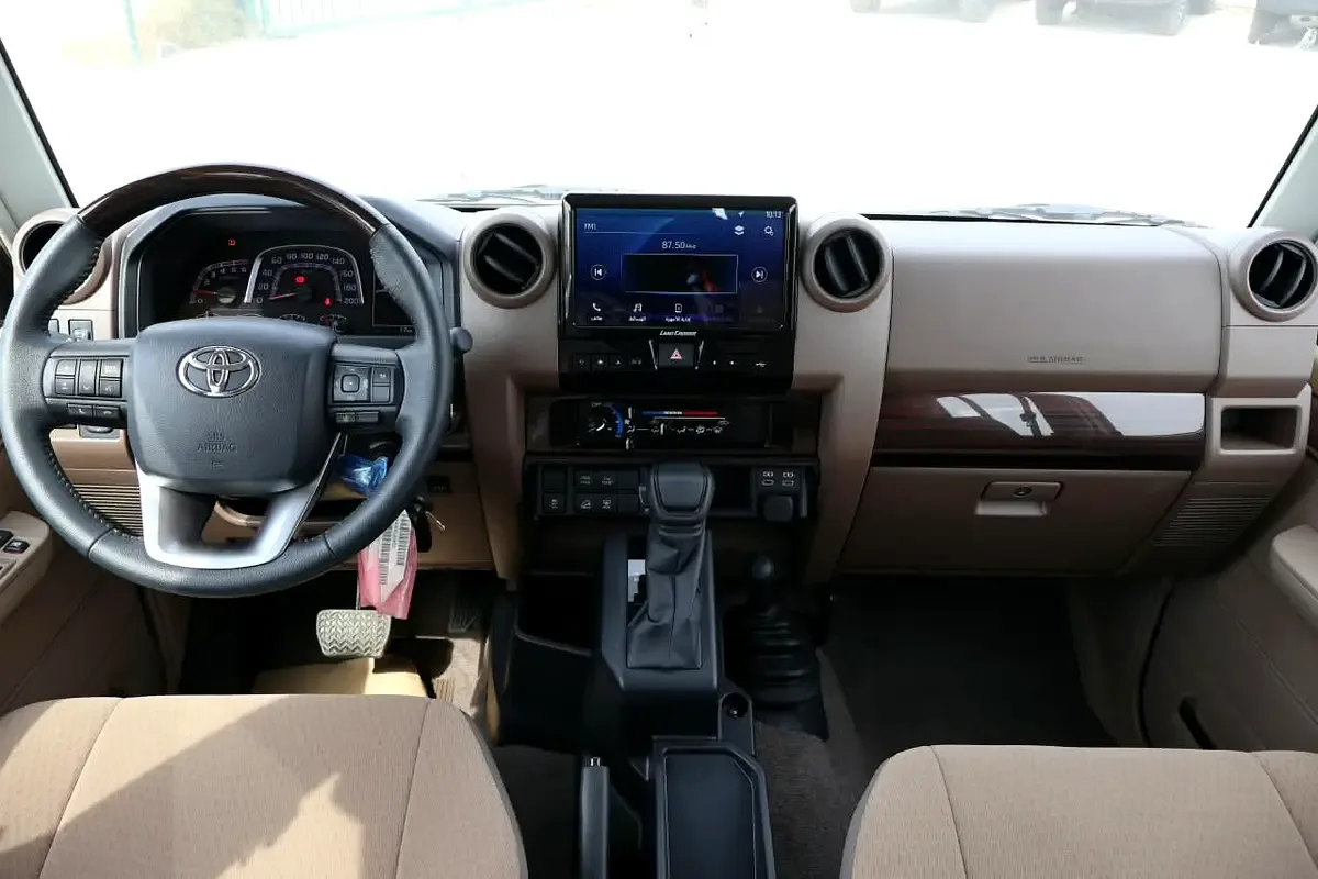 Toyota Land Cruiser 2.8 AT AWD (204 حصان) - 14