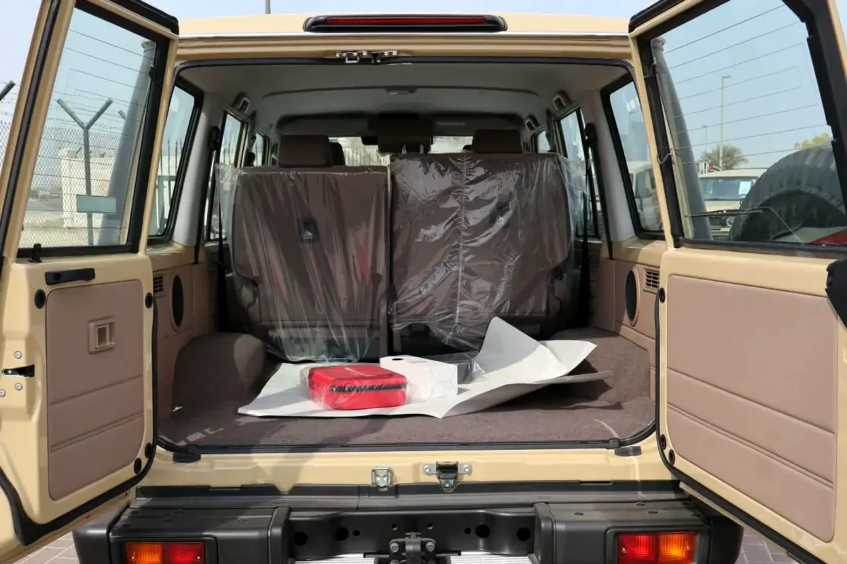 Toyota Land Cruiser 2.8 AT AWD (204 حصان) - 17