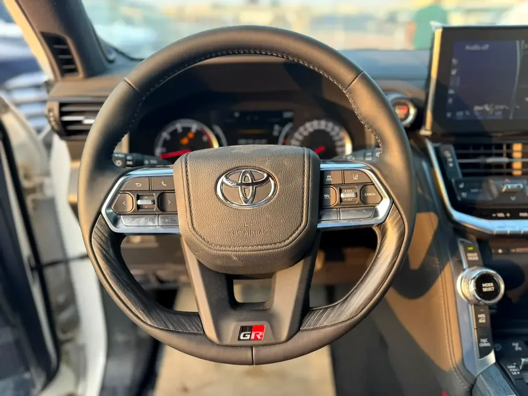 Toyota Land Cruiser 3.3 AT 4WD (299 hp) - 8