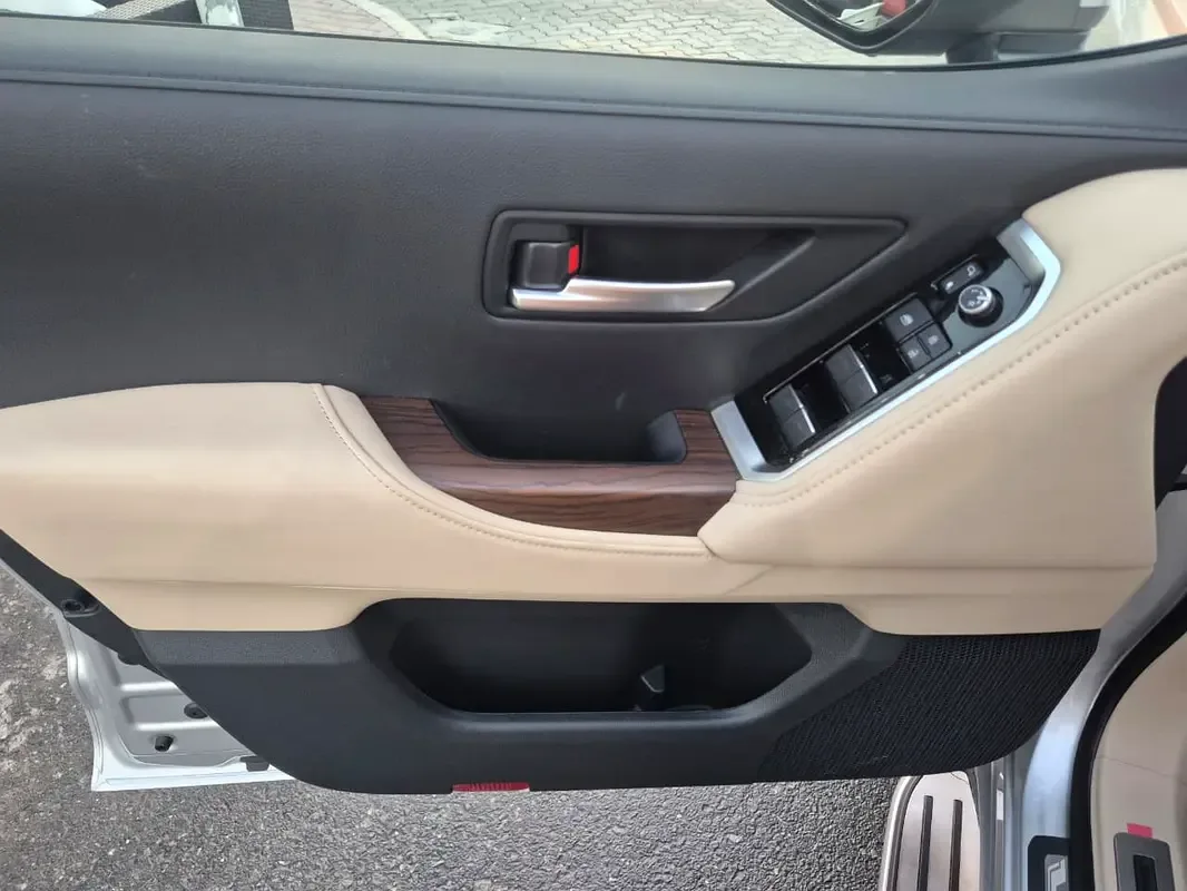 Toyota Land Cruiser 3.4 AT AWD (309 حصان) - 14