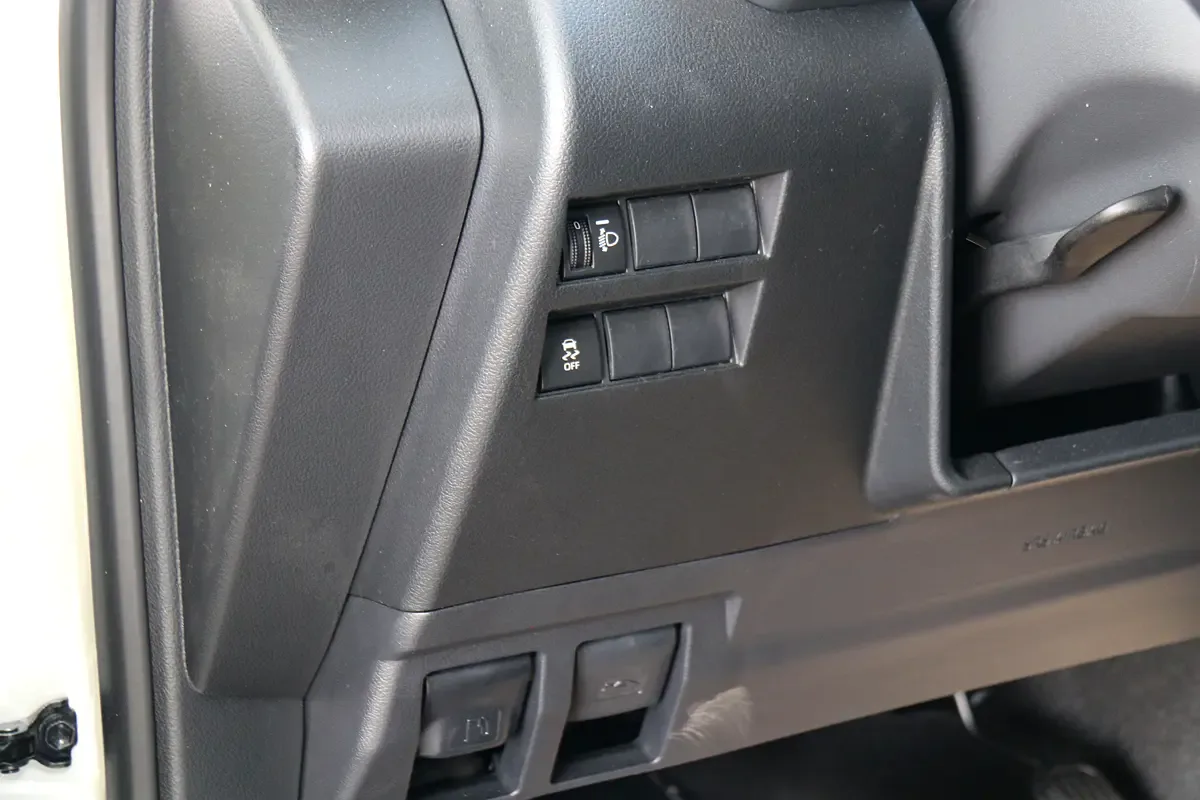 Toyota Land Cruiser 3.4 AT AWD (309 hp) - 7