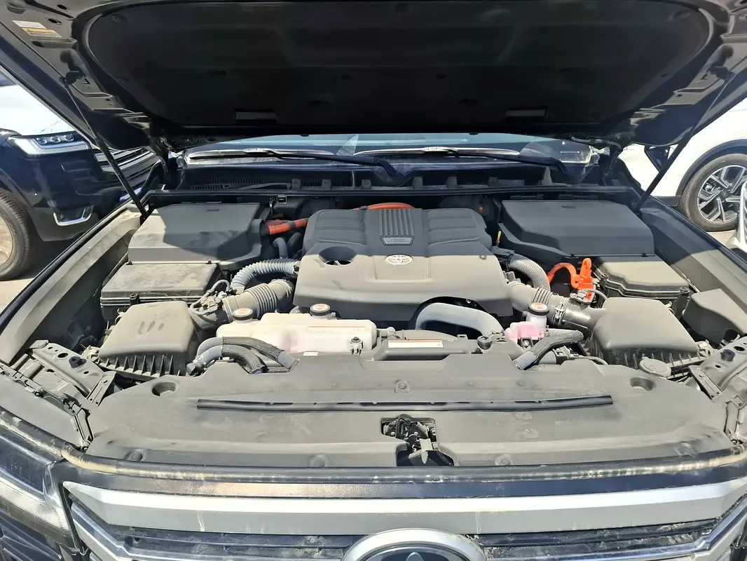 Toyota Land Cruiser 3.4 AT AWD (457 حصان) - 18