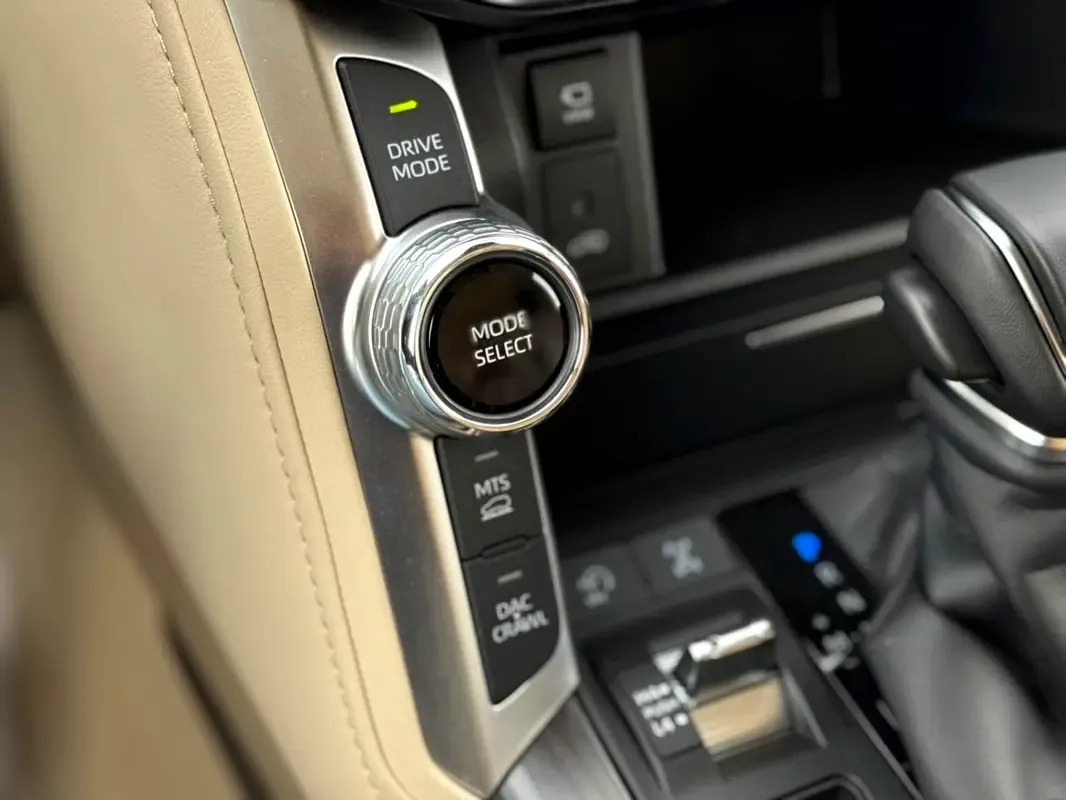 Toyota Land Cruiser 3.4 AT AWD (457 hp) - 19