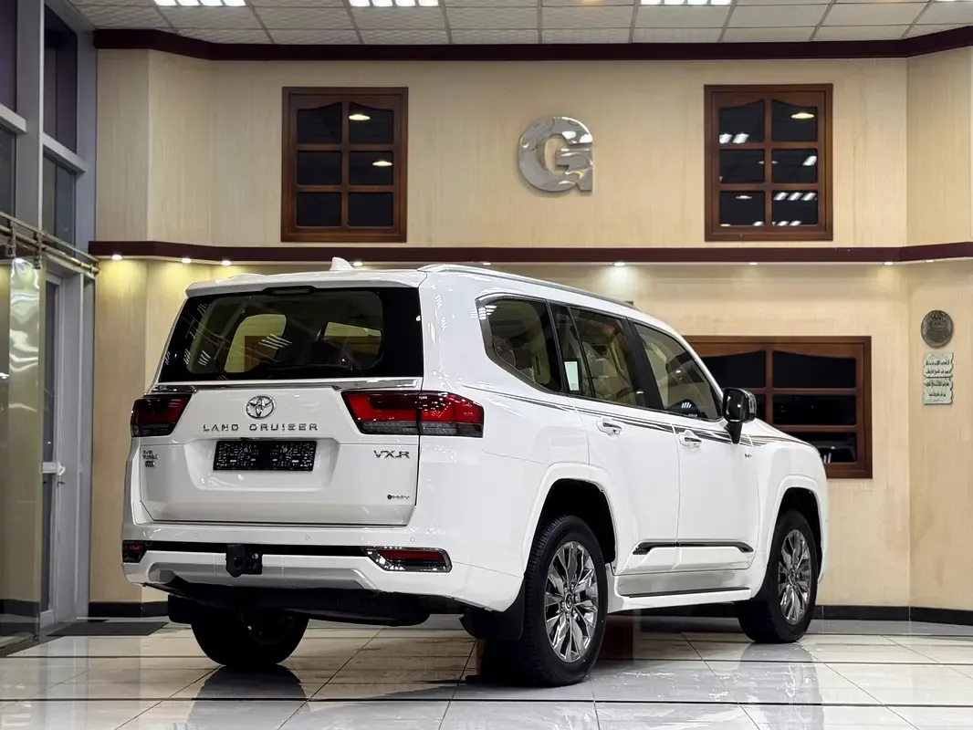 Toyota Land Cruiser 3.4 AT AWD (457 hp) - 2
