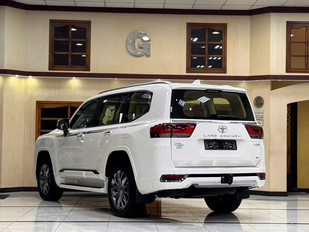 Toyota Land Cruiser 3.4 AT AWD (457 hp) - 6