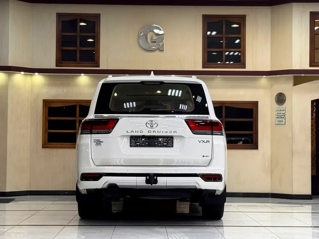 Toyota Land Cruiser 3.4 AT AWD (457 hp) - 4
