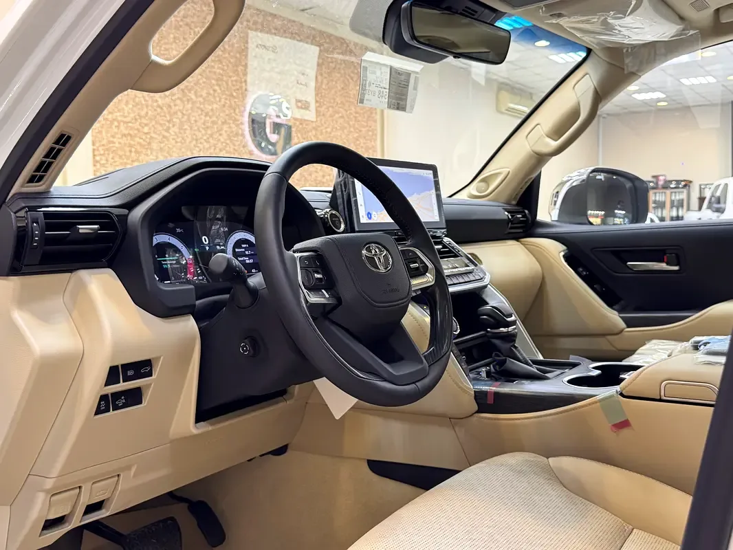 Toyota Land Cruiser 3.4 AT AWD (457 hp) - 9