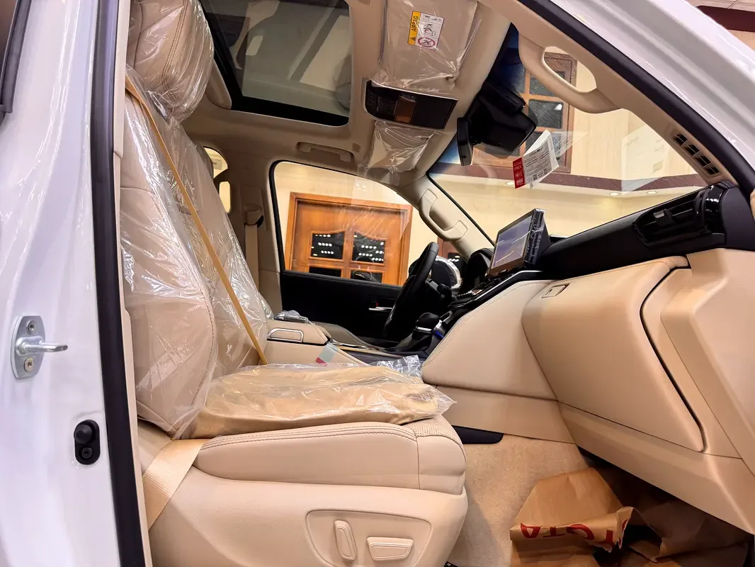 Toyota Land Cruiser 3.4 AT AWD (457 hp) - 12