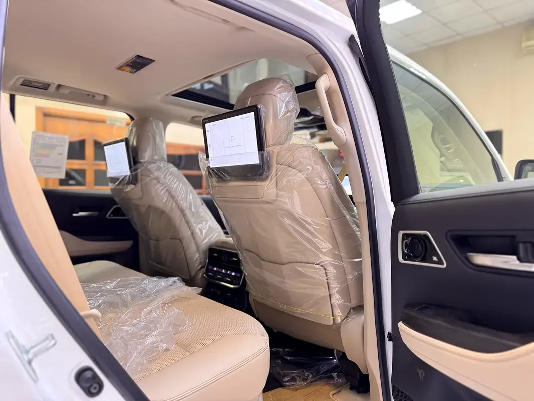 Toyota Land Cruiser 3.4 AT AWD (457 hp) - 18