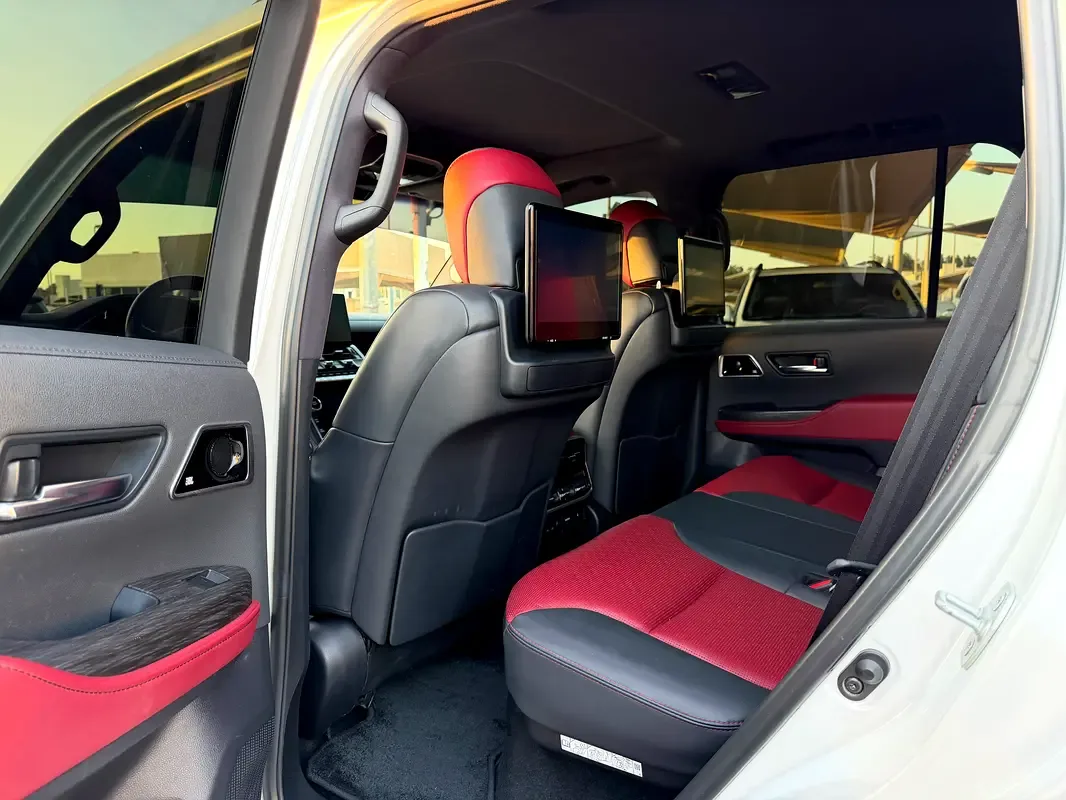 Toyota Land Cruiser 3.5 AT 4WD (415 hp) - 12
