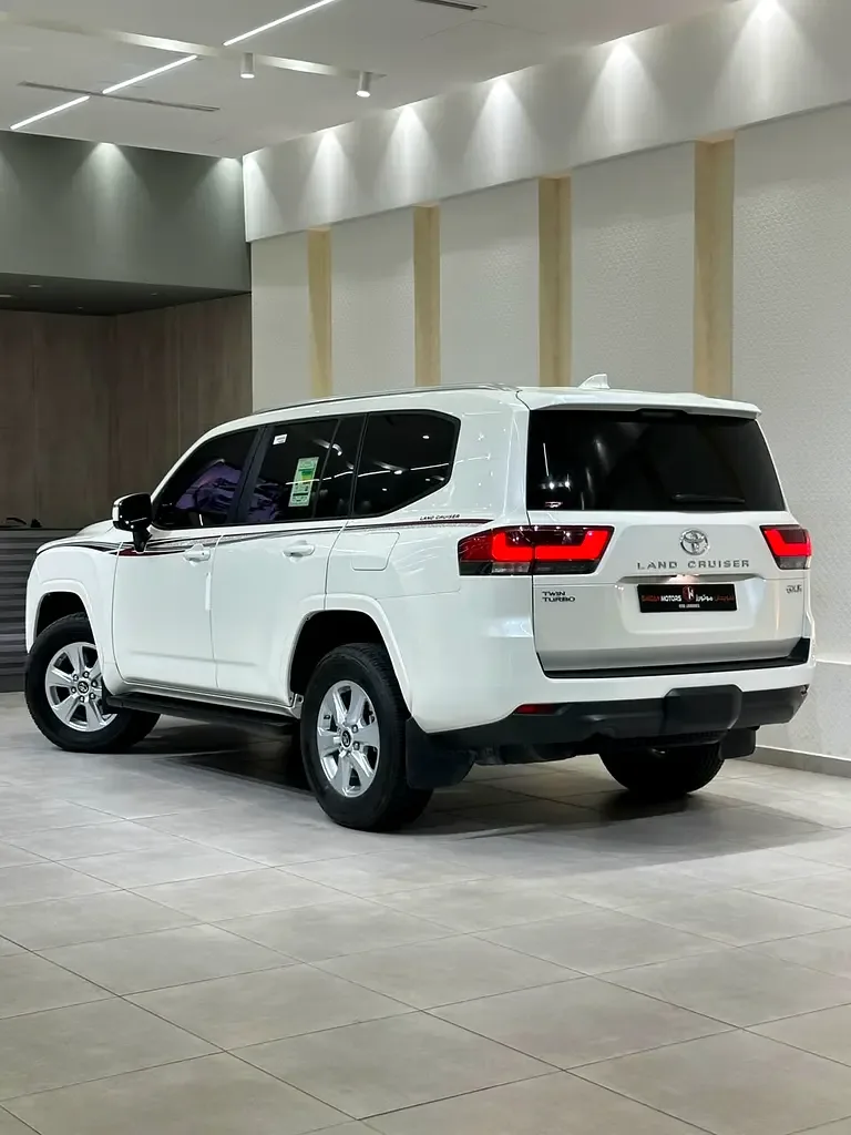 Toyota Land Cruiser 3.5 AT 4WD (415 حصان) - 6