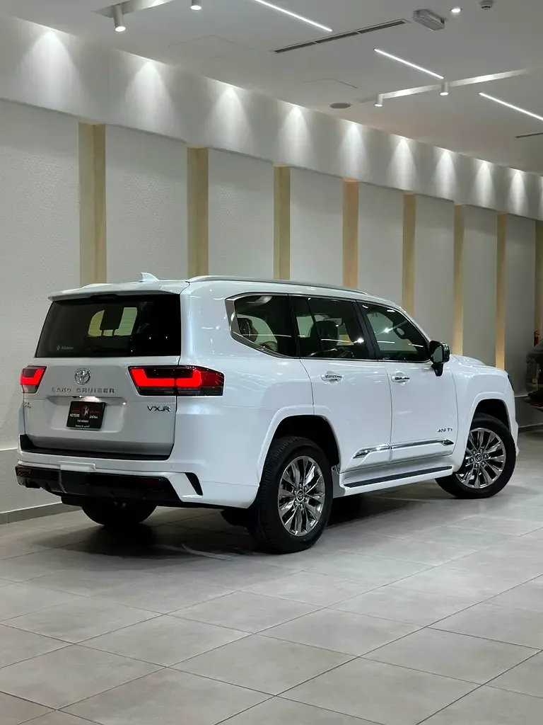 Toyota Land Cruiser 3.5 AT 4WD (415 حصان) - 6