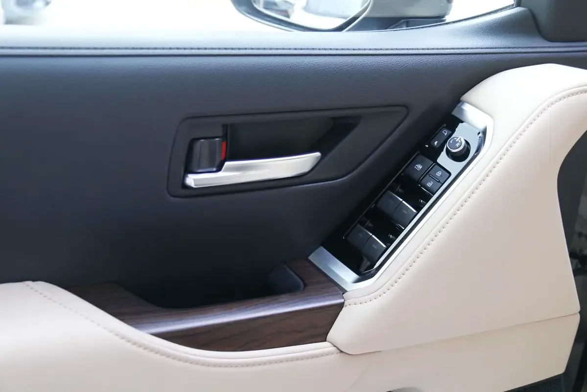 Toyota Land Cruiser 3.5 AT 4WD (415 حصان) - 6