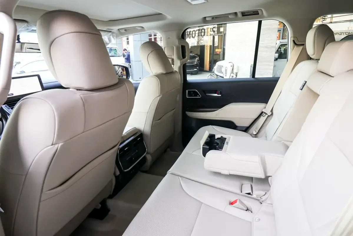 Toyota Land Cruiser 3.5 AT 4WD (415 حصان) - 16