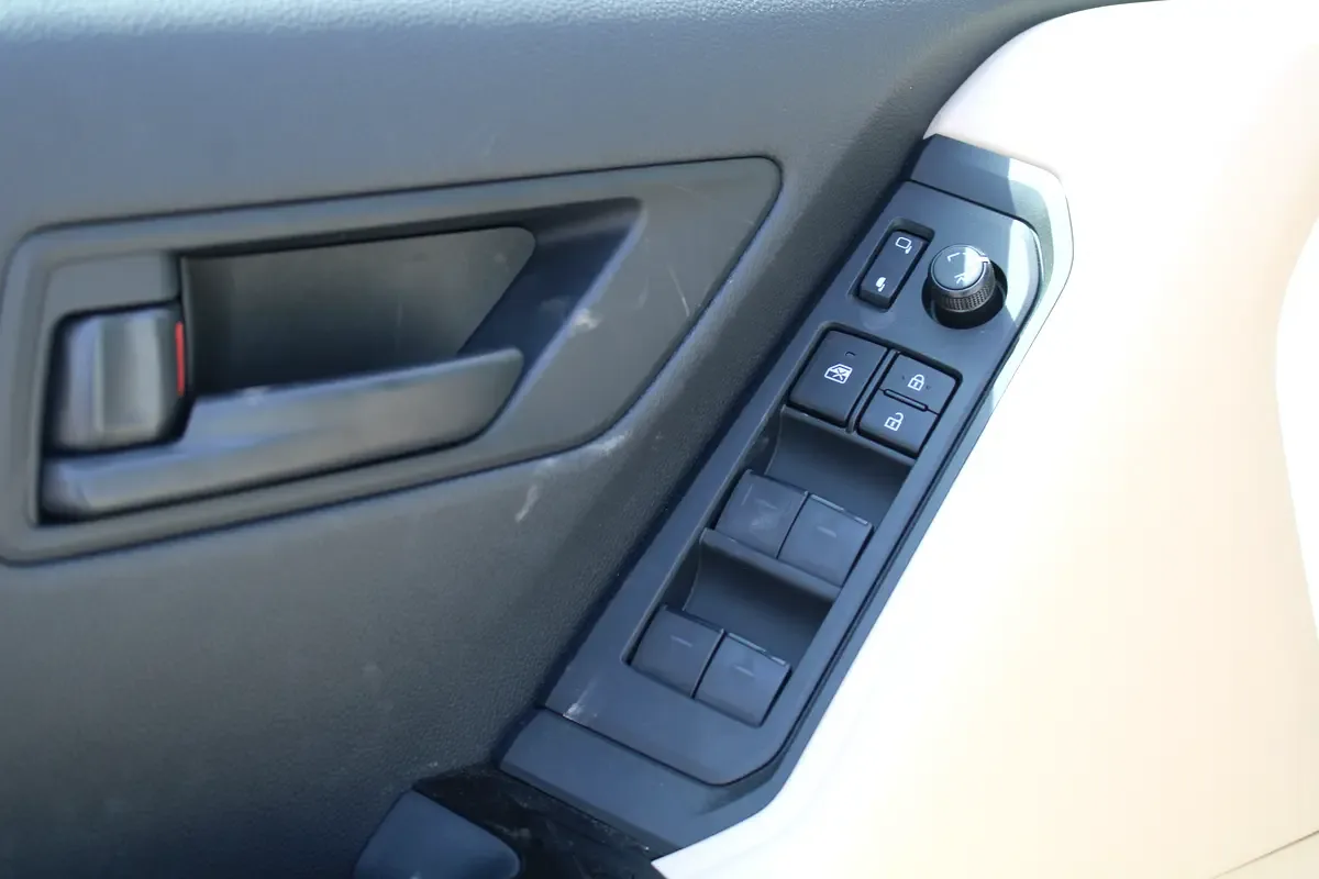 Toyota Land Cruiser 3.5 AT 4WD (415 حصان) - 6