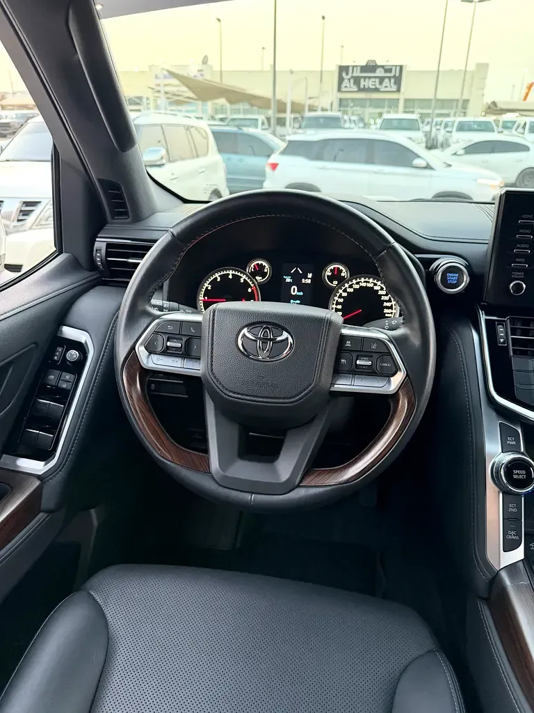 Toyota Land Cruiser 3.5 AT 4WD (415 hp) - 12