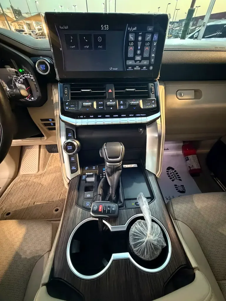 Toyota Land Cruiser 3.5 AT 4WD (415 hp) - 12