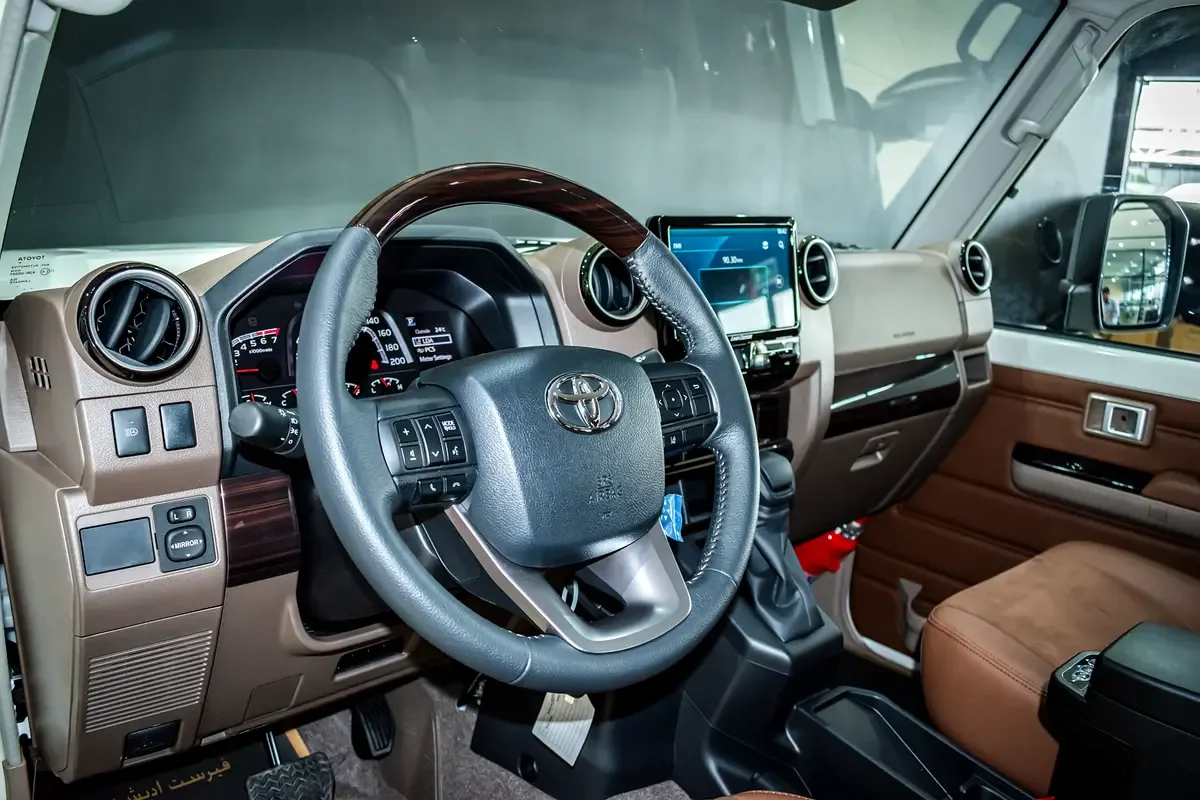 Toyota Land Cruiser 4.0 AT 4WD (228 hp) - 10