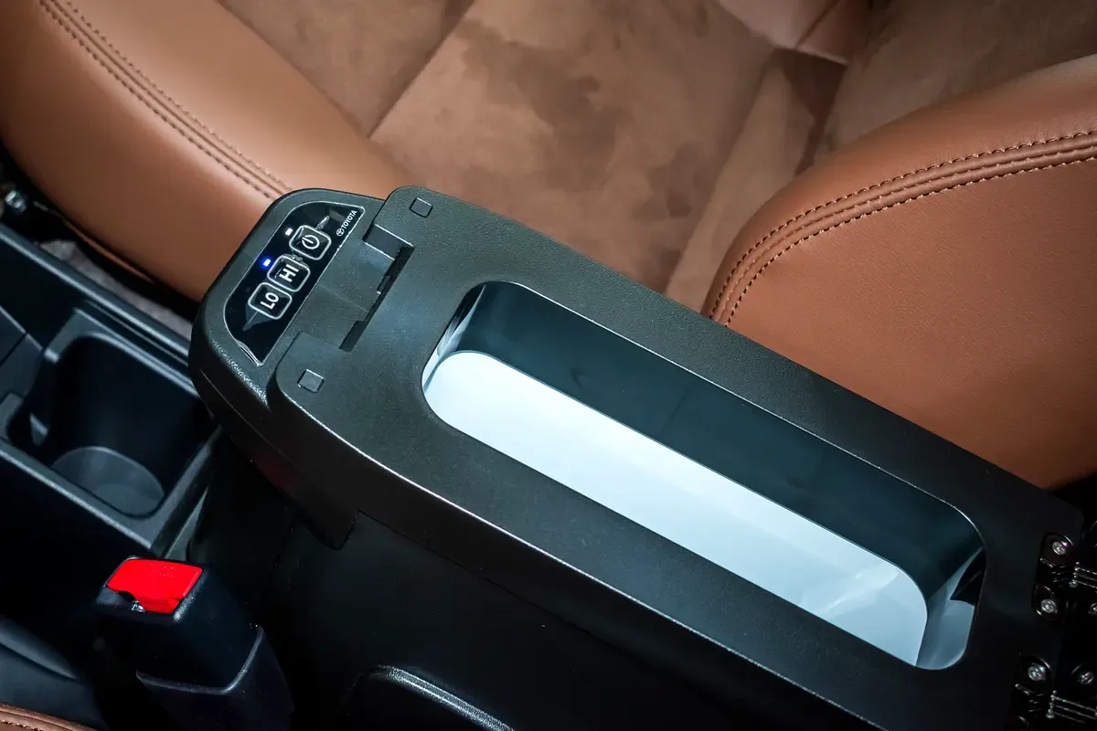 Toyota Land Cruiser 4.0 AT 4WD (228 hp) - 12