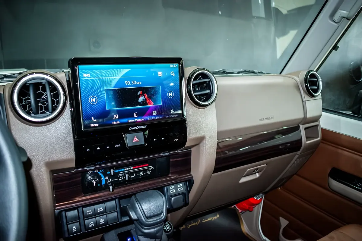 Toyota Land Cruiser 4.0 AT 4WD (228 hp) - 11