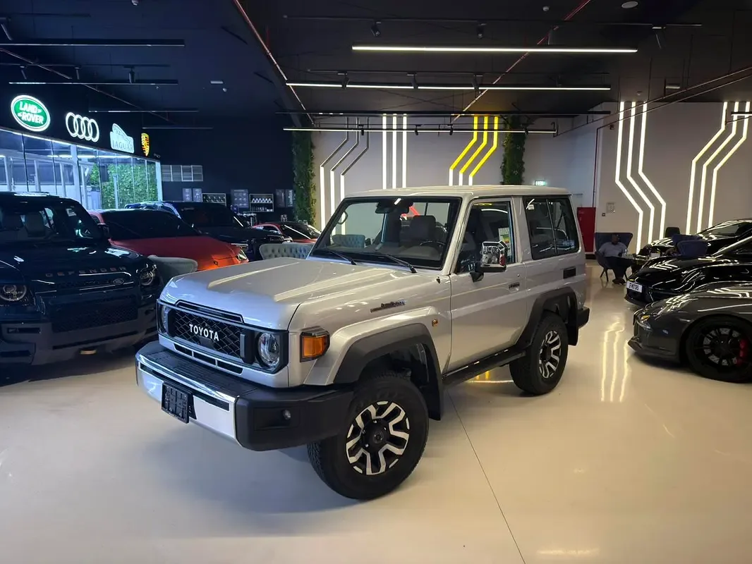 Toyota Land Cruiser 4.0 AT 4WD (228 حصان)