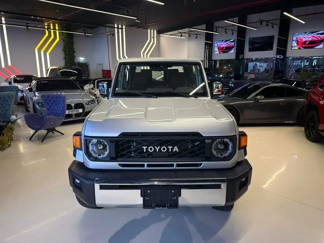 Toyota Land Cruiser 4.0 AT 4WD (228 حصان) - 3