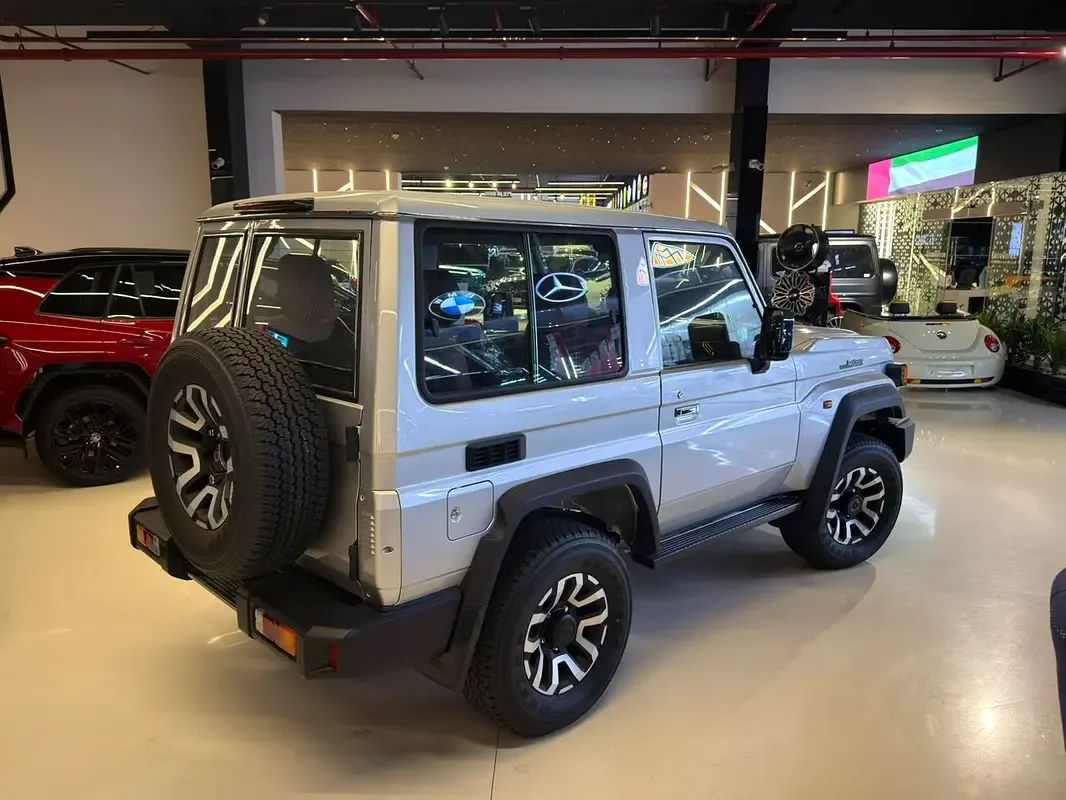 Toyota Land Cruiser 4.0 AT 4WD (228 حصان) - 4