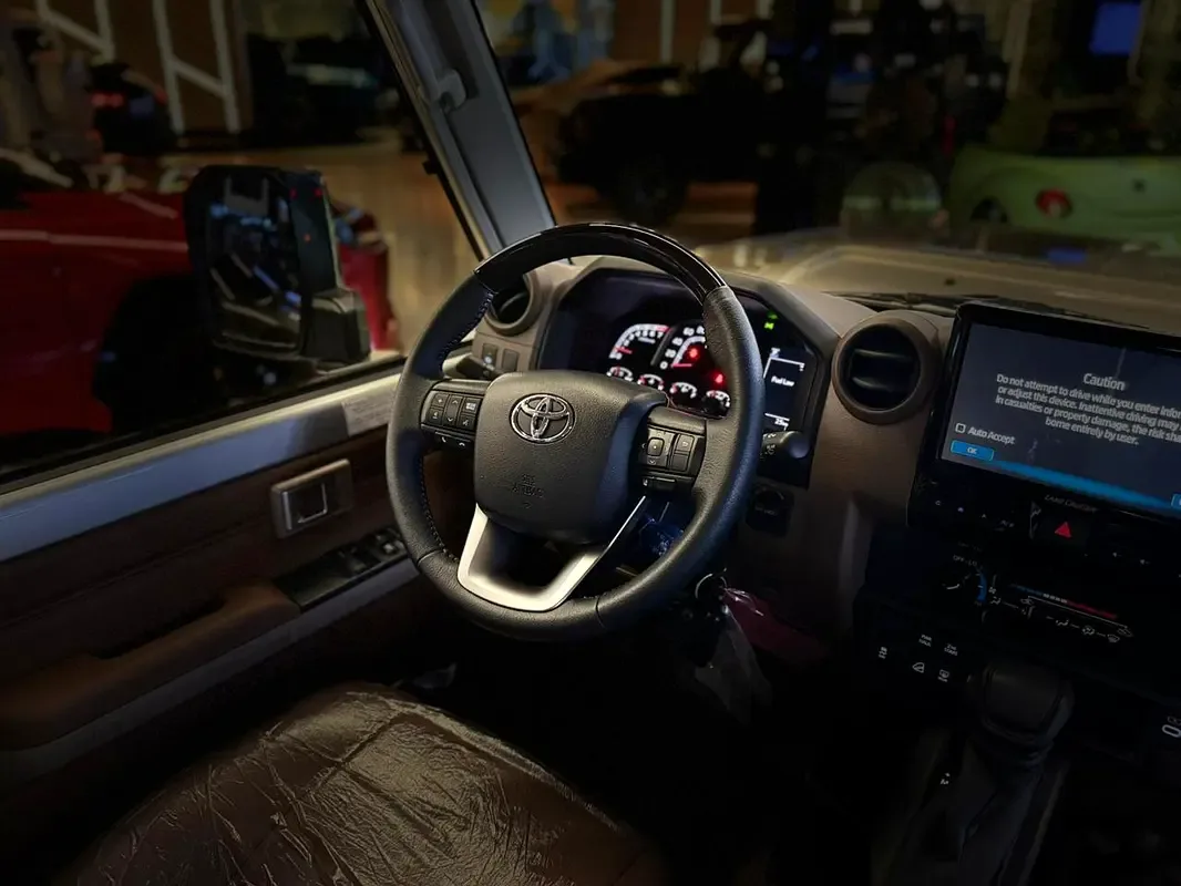 Toyota Land Cruiser 4.0 AT 4WD (228 حصان) - 9