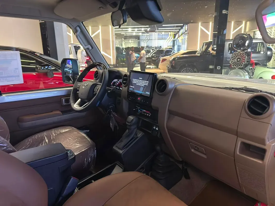 Toyota Land Cruiser 4.0 AT 4WD (228 حصان) - 10