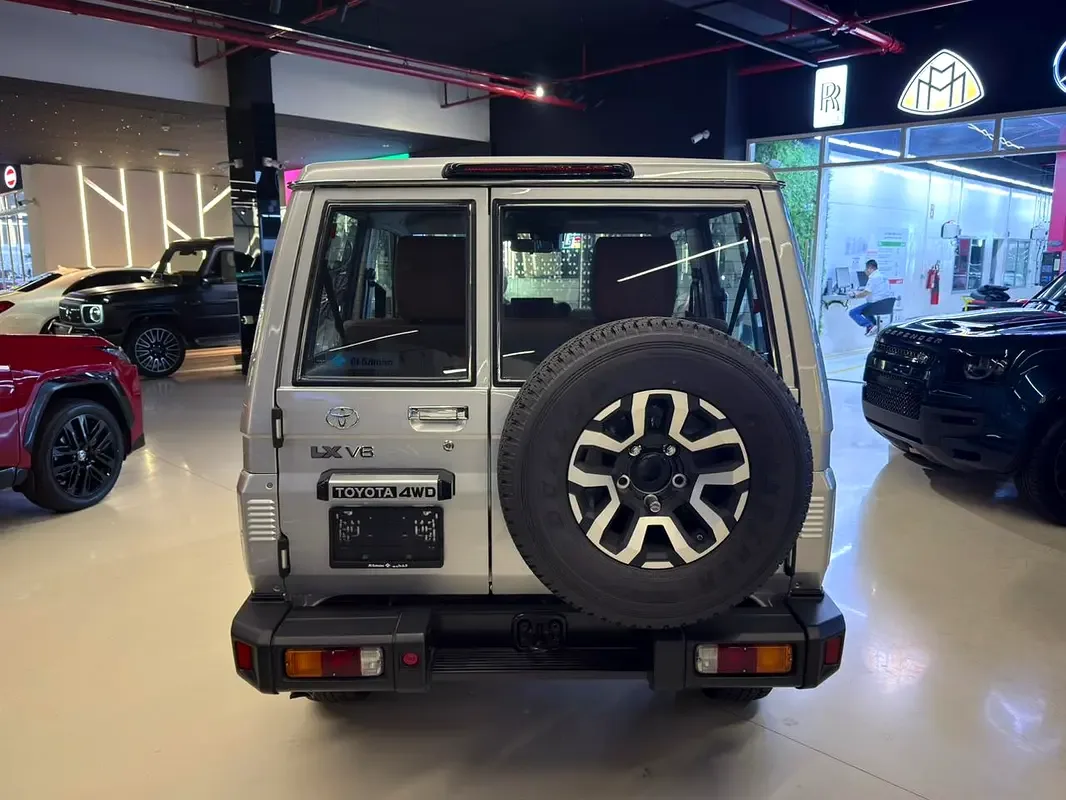 Toyota Land Cruiser 4.0 AT 4WD (228 حصان) - 8