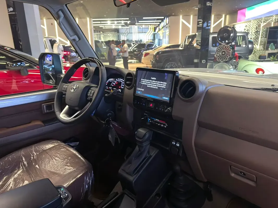 Toyota Land Cruiser 4.0 AT 4WD (228 حصان) - 12