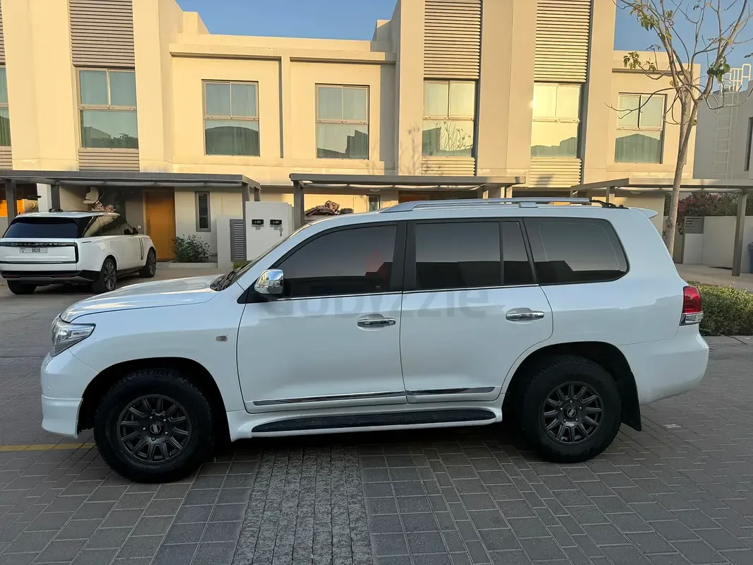 Toyota Land Cruiser 4.0 AT 4WD (243 حصان) - 3