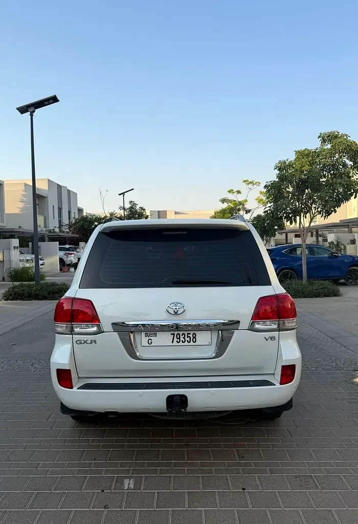 Toyota Land Cruiser 4.0 AT 4WD (243 حصان) - 4