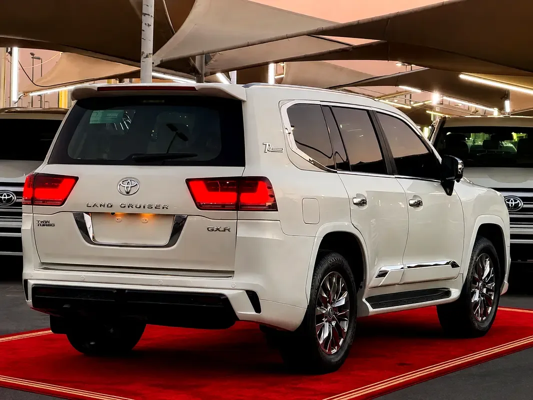 Toyota Land Cruiser 4.0 AT 4WD (243 حصان) - 3