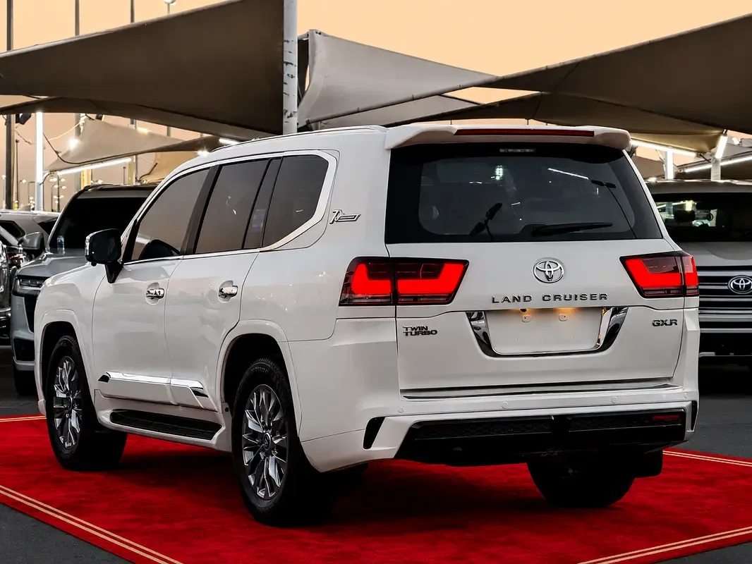 Toyota Land Cruiser 4.0 AT 4WD (243 حصان) - 4