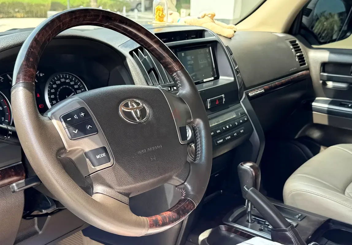 Toyota Land Cruiser 4.0 AT 4WD (243 حصان) - 6