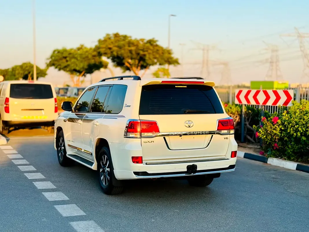 Toyota Land Cruiser 4.0 AT 4WD (271 حصان) - 4