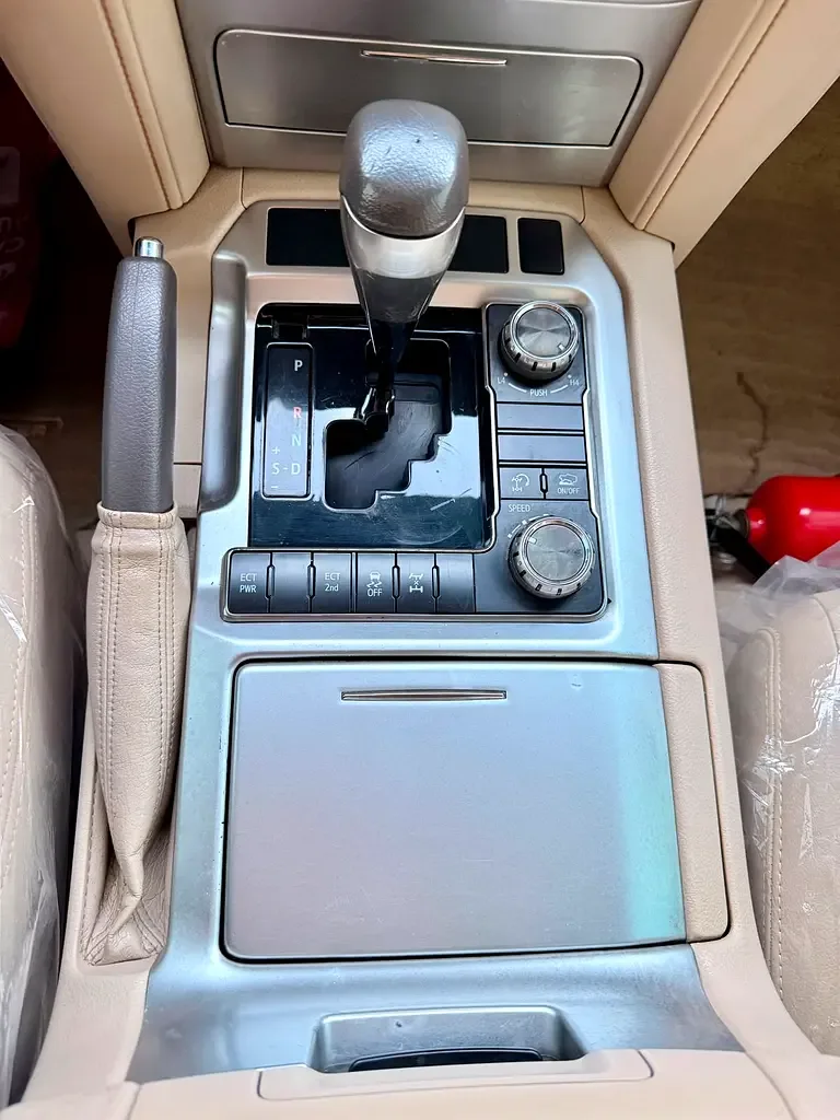 Toyota Land Cruiser 4.0 AT 4WD (271 حصان) - 18