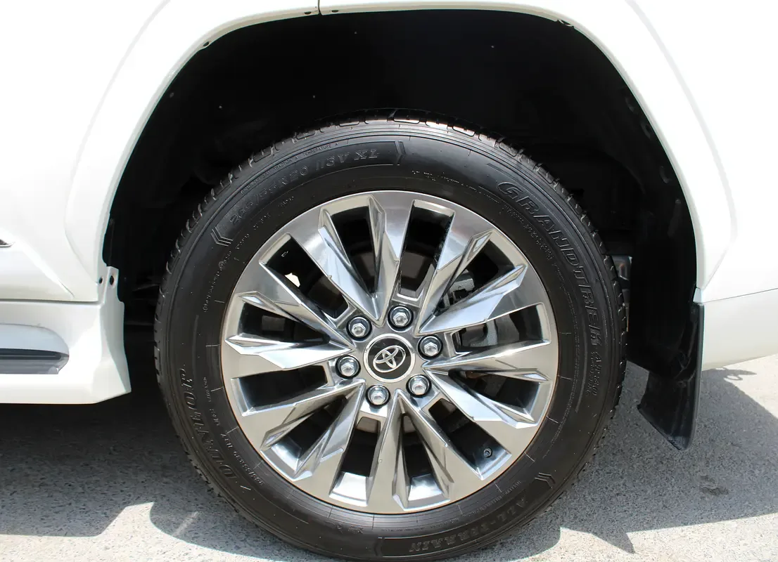 Toyota Land Cruiser 4.0 AT 4WD (275 hp) - 11