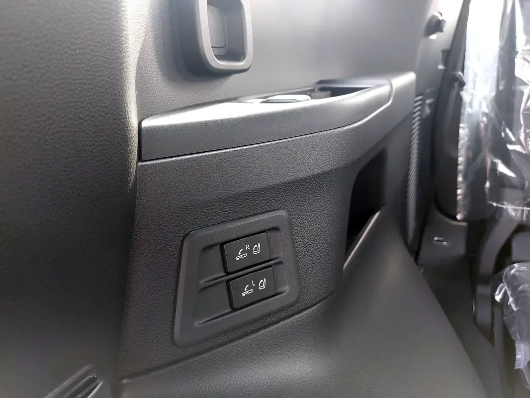 Toyota Land Cruiser 4.0 AT 4WD (275 حصان) - 18