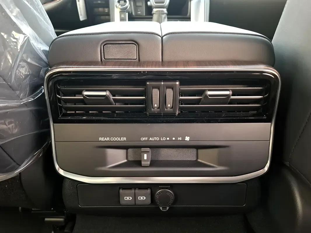 Toyota Land Cruiser 4.0 AT 4WD (275 حصان) - 12