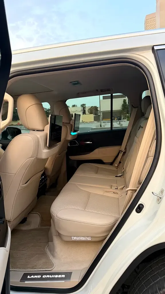 Toyota Land Cruiser 4.0 AT 4WD (275 hp) - 12