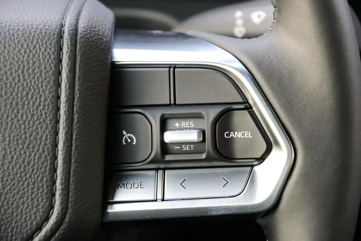 Toyota Land Cruiser 4.0 AT 4WD (275 hp) - 12