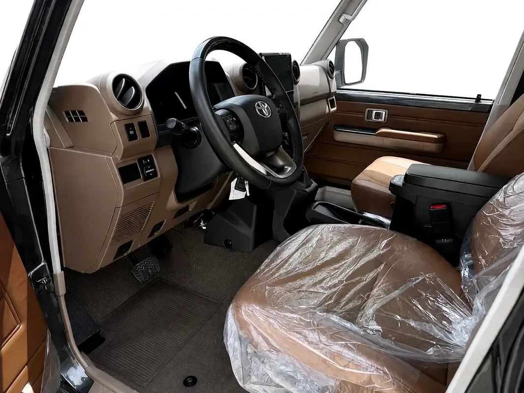 Toyota Land Cruiser 4.0 AT 4WD (275 حصان) - 10